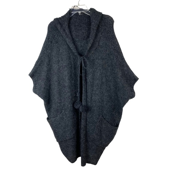 BCBGMaxAzria Sweaters - BCBG MaxAzria Wool Blend Cardigan Poncho Gray Knit Sweater Women’s Size S/M